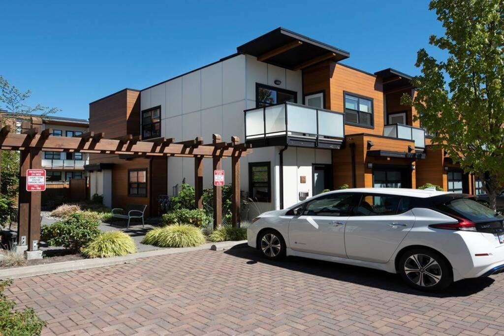 ויקטוריה Cedar Hill Sunlit Stay - Bright Spacious & Modern מראה חיצוני תמונה