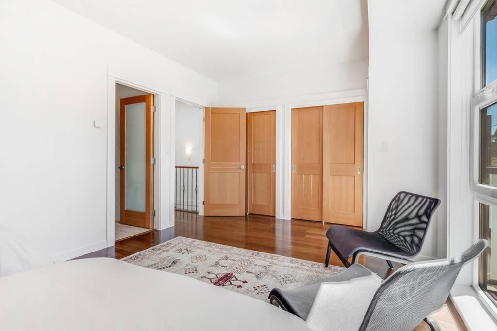 ויקטוריה Cedar Hill Sunlit Stay - Bright Spacious & Modern מראה חיצוני תמונה